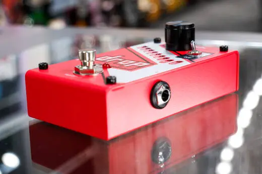 Digitech - Polyphonic Drop Tuning Pitch Shifter - Red 2